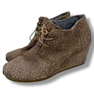 TOMS Tan Brown Printed Wedge Ankle Booties | Lace-Up | Women’s Size 12